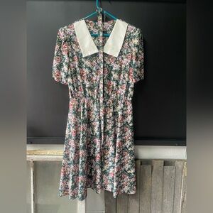Vintage ‘80s Floral Dress with White Collar